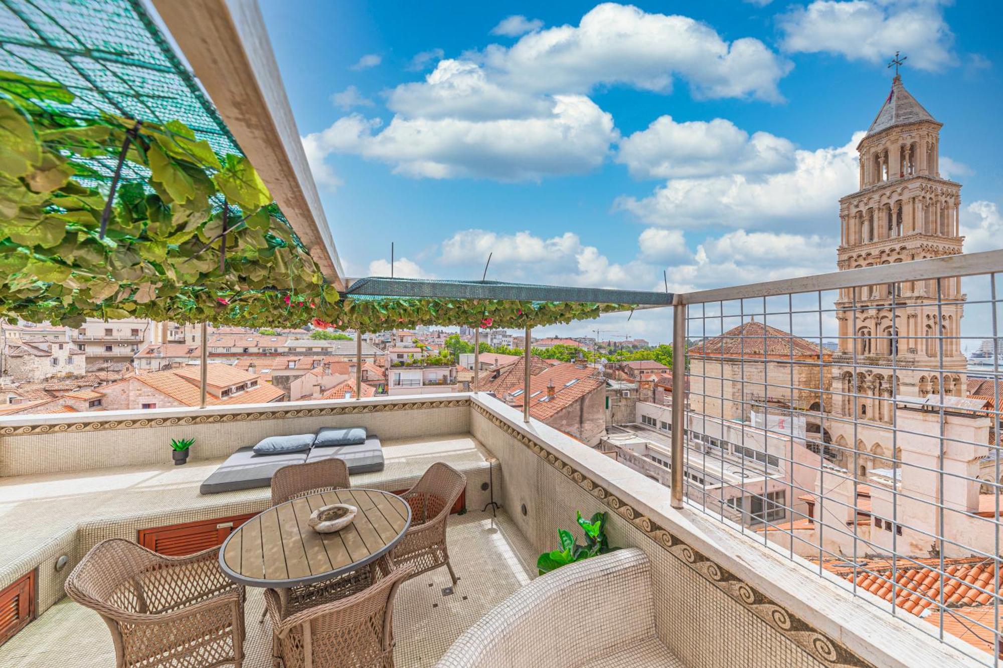 Augubio Penthouse Apartment